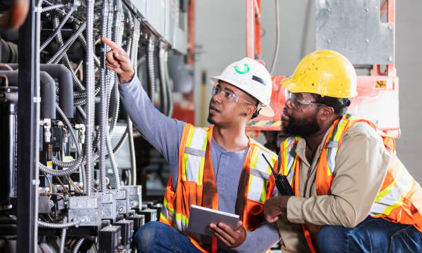 Best Affordable Emergency Electrician  in Val Verde Park, TX